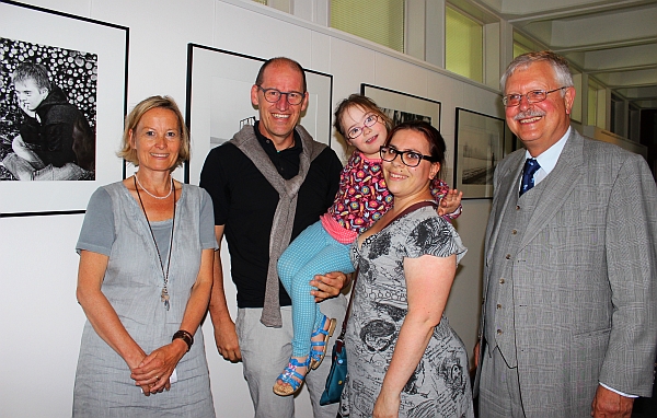 von links: Patricia Vogl, Thomas Vogl, Christine Herden, Heinz Grunwald) - Foto: Regierung v. Niederbayern