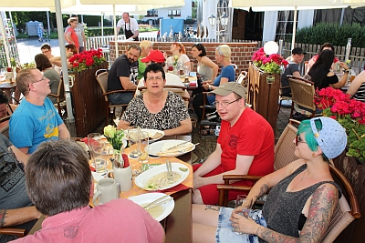 Einkehr im Biergarten des Landgasthofes Reisinger.