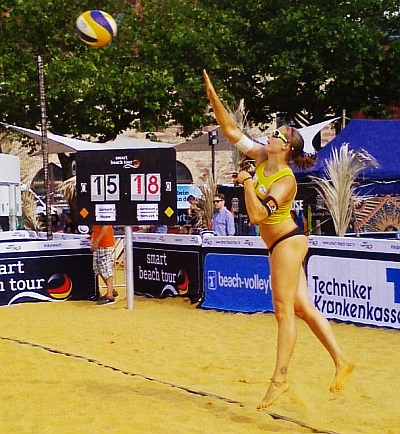 Nach starkem Beginn mit guten Aufschlägen stand für Sabrina Karnbaum (im Bild) und Natascha Niemczyk am Ende nur ein neunter Platz zu Buche in Jena - Foto: privat