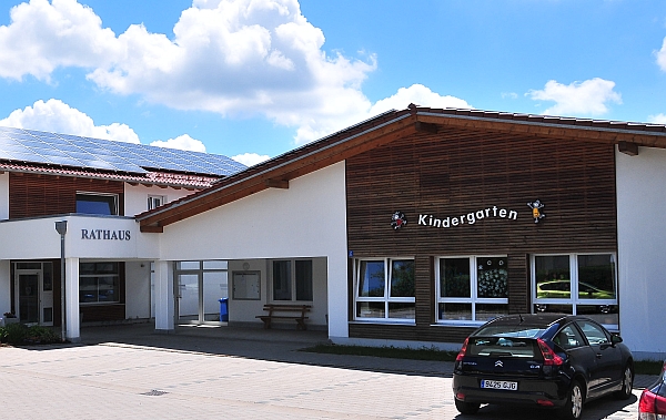 Kindergarten in Konzell. Hier soll ein Um- und Anbau erfolgen - Foto: Haas