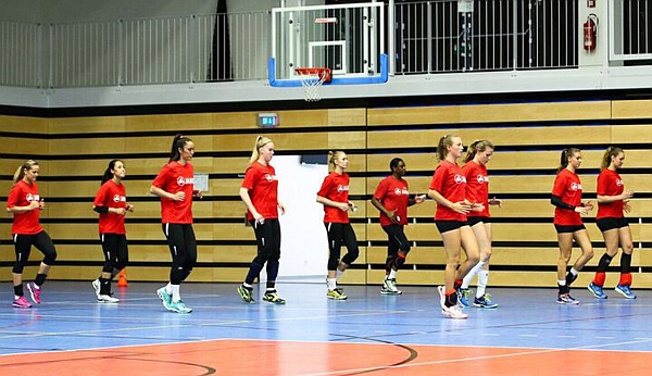 Training der Mannschaft (in der heimischen Ballsporthalle) - Foto: Stolzenberg