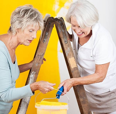 Arbeiten in Haus und Garten werden schwierig, wenn der Boden zu schwanken scheint oder sich alles um einen dreht. 1251 KB Foto: djd/Vertigoheel/123RF