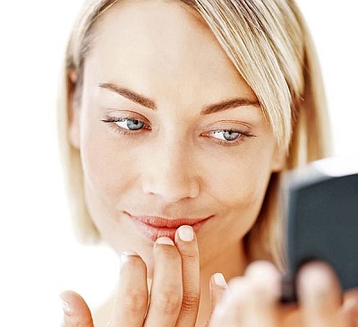 Bei einer Herpesinfektion gilt es, die Beschwerden zu mildern und die Ansteckungsgefahr für andere zu minimieren. 227 KB Foto: djd/Lyranda/istock.com - kupicoo