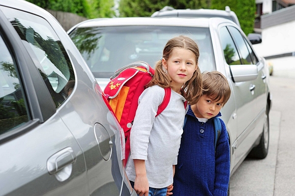 Vorsicht bei Schulanfängern im Straßenverkehr. Foto: Auto-Medienportal.Net/somenski-Fotolia