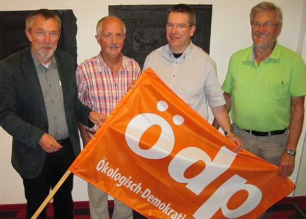 Bernhard Suttner, Kreisvorsitzender Straubing-Bogen, Dr.- Michael Röder, Direktkandidat, Peter Kirmis, Kreisvorsitzender Regen, Toni Zeller, Kreisvorsitzender Stadt Straubing.