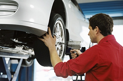 Räderwechsel. - Foto: Fotosearch / AvD