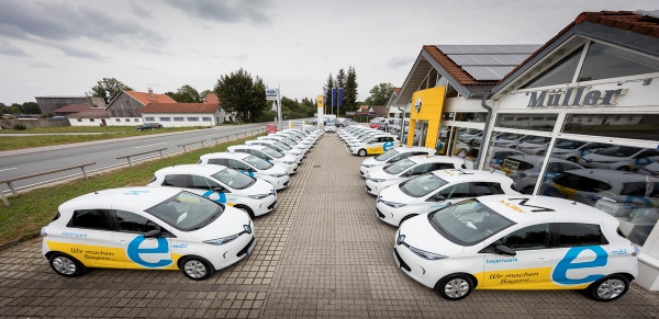 28 neue Elektrofahrzeuge vom Typ Renault Zoe hat das Bayernwerk in seine Flotte aufgenommen. - Foto: Bayernwerk