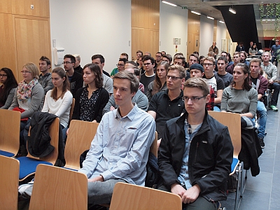 Zum Wintersemester beginnen 42 Studierende den Bachelor-Studiengang und 31 Studierende den Master-Studiengang am Wissenschaftszentrum Straubing. Foto: WZS