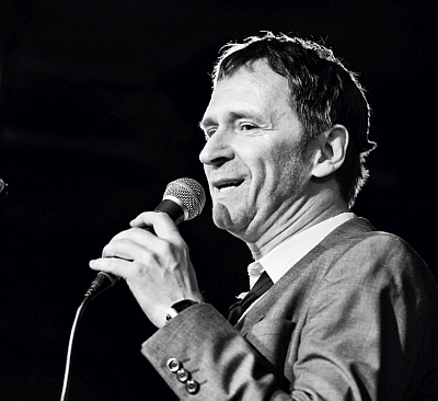 Ecco DiLorenzo hat als swingender Frontmann bereits Kultstatus in ganz Süddeutschland erreicht. 