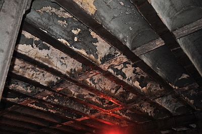 Die Schäden an der Überführung - unverkennbar! - Foto: Haas