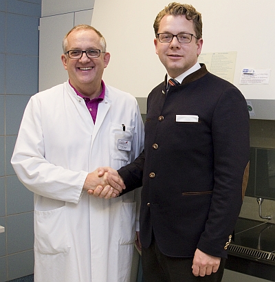 Dr. Mario Kager, rechts Nicolas von Oppen