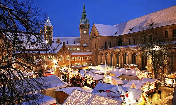 Märchenland: Der Braunschweiger Weihnachtsmarkt zieht Jahr für Jahr hunderttausende Besucher an. Foto: djd/Braunschweig Stadtmarketing, b²werbung&design