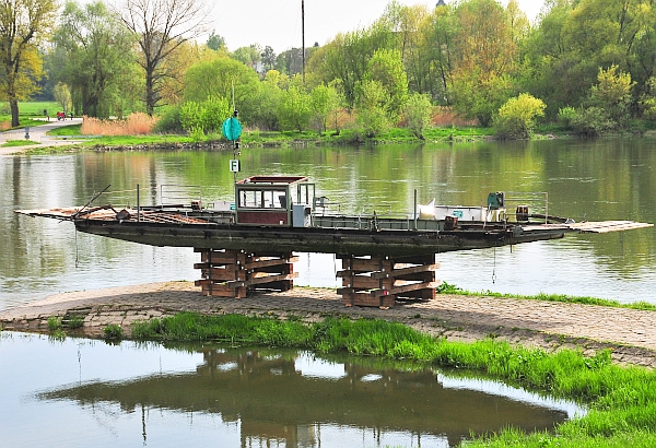 Im April war die Gierseilfähre gesunken. - Foto: Haas
