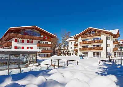 Ein Gefühl, als würde man nach Hause kommen: Nach einem Tag voller Frischluft freut man sich abends auf die einladende Wärme, die erlesenen kulinarischen Schmankerl und die verlockenden Wellness-Angebote des Ferienhotels. (Foto: epr/Parkhotel Frank)