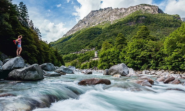 Die vielfältigen Landschaften halten immer wieder spektakuläre Anblicke bereit. (Foto: epr/Bahnreisen Sutter/Swiss Image /Jan Geerk)