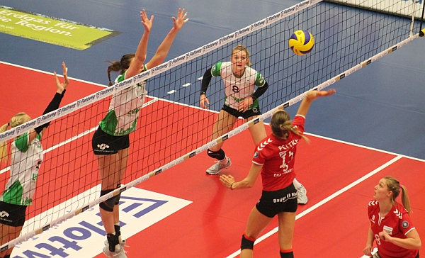 Szene vom heutigen Spiel der Roten Raben gegen Münster - Foto: Stolzenberg