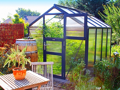 Ein Gewächshaus direkt an der Terrasse?