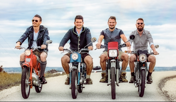 DeSchoWieda on Tour. Und dabei legen sie in Straubing einen Zwischenstopp ein - FoDeSchoWieda on Tour. Und dabei legen sie in Straubing einen Zwischenstopp ein - Foto: Gregor Wiebeto: Gregor Wiebe