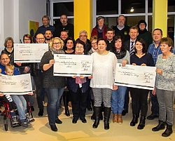 Der Erlös aus dem Attinger Christkindlmarkt ist verteilt. - Foto: Bauer