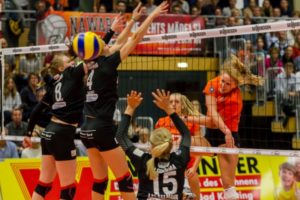 Kristen Stehling (im Angriff) ist wieder fit und heiß darauf die Niederlage aus dem Hinspiel gegen Grimma vergessen zu machen - Archiv-Foto: Schindler