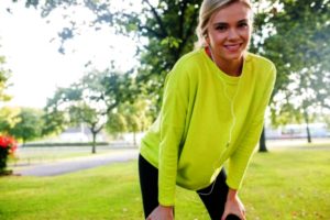 Endlich wieder im Freien trainieren - das Frühjahr macht Lust auf Bewegung. Foto: djd/Jentschura International/thx