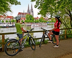 Schöner Ausblick: Regensburg ist deutschlandweit die am besten erhaltene mittelalterliche Großstadt und seit 2006 UNESCO-Welterbe. - Fotos: epr/Stefan Gruber)