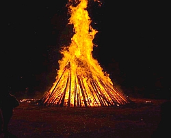 Sonnwendfeuer