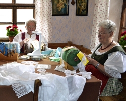 Klöpplerinnen - Foto: Freilichtmuseum Finsterau