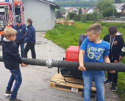 Bei der Feuerwehr heißt es ordentlich zupacken