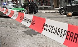 Herrenloser Koffer auf dem Stadtplatz Straubing