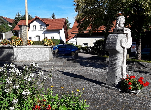 Der La Carlota-Platz in Gossersdorf