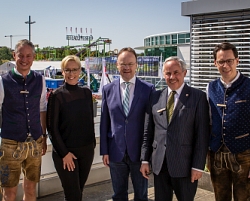 Beim (Ober-)Bürgermeistertreffen der Wirtschaftsregion Donaustädte am Freitag in Straubing (von links): OB Markus Pannermayr aus Straubing, Anke Merkl-Rachbauer von der Stadtverwaltung Linz, Passaus 2. Bürgermeister Urban Mangold, Bürgermeister Jürgen Huber aus Regensburg und der Deggendorfer OB Dr. Christian Moser.