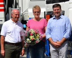 Herrmann Kotter, Verkaufsleiter von Nusser Mineralöl, Manuela Deser, Inhaberin von Deser Mineralöl, und Hubertus Bader, Inhaber der Nusser GmbH