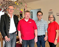 MdL Johanna Werner-Muggendorfer, Bezirkskandidat Marvin Kliem, Einrichtungsleiter Matthias Blök und Konzells Bürgermeister Fritz Fuchs