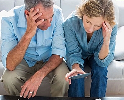 Bauherren sollten sich vor der vertraglichen Bindung mit einem Hausbauunternehmen ein genaues Bild über die voraussichtlich anfallenden Nebenkosten machen - sonst kann es schnell ein böses Erwachen geben.