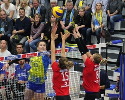 Szene aus der Begegnung zwischen den Roten Raben Vilbiburg und dem SSC Palmberg Schwerin - Foto: Stolzenberg