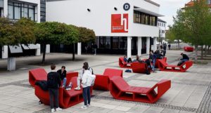 Von Nachfolge bis Defense: Hochschule Landshut diskutiert Ostbayerns Wirtschaft