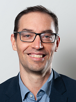 Prof. Dr. Nicolas Plumeré spricht über Nitratgehalt im Boden