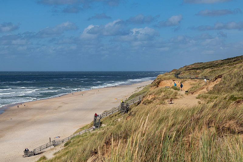 Die Insel Sylt bietet Wasser, Sand und Strand
