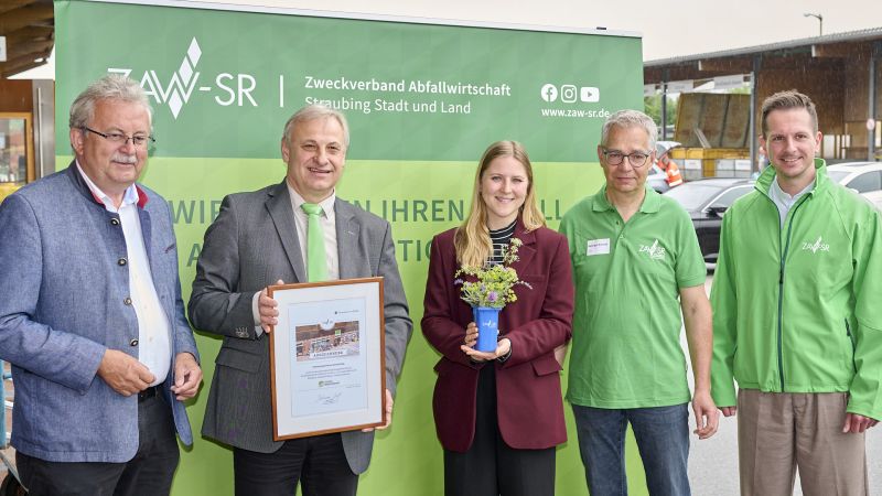 Auszeichnung Grüner Wertstoffhof für den ZAW-SR