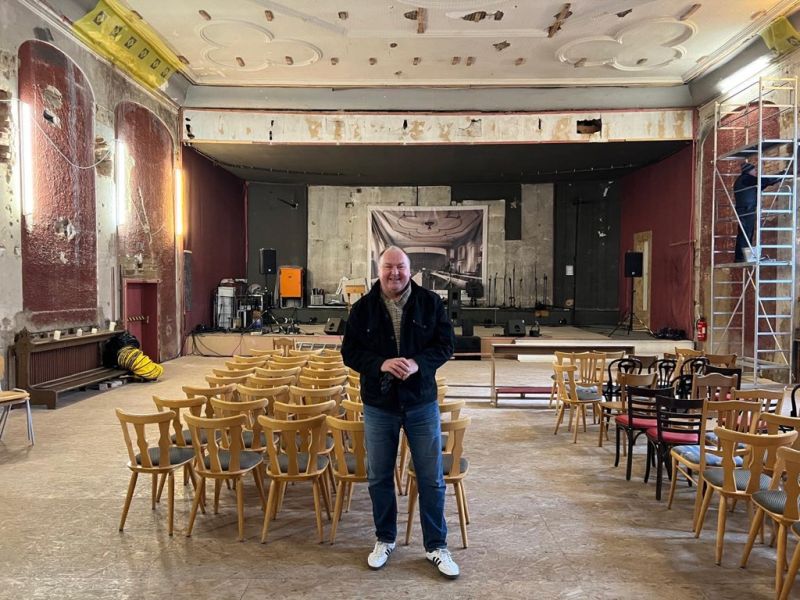 Erhard Grundl im Burgtheater Straubing