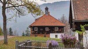 Lehm und Kalk erleben: Workshop zum Mitmachen