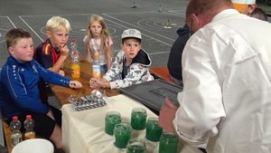 22 Kinder verbringen lange Spielenacht in der Turnhalle