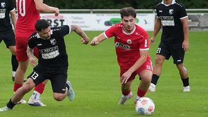 Trotz spielerischer Magerkost: Türk Gücü Straubing feiert Heimsieg gegen Tegernheim – Bilderserie